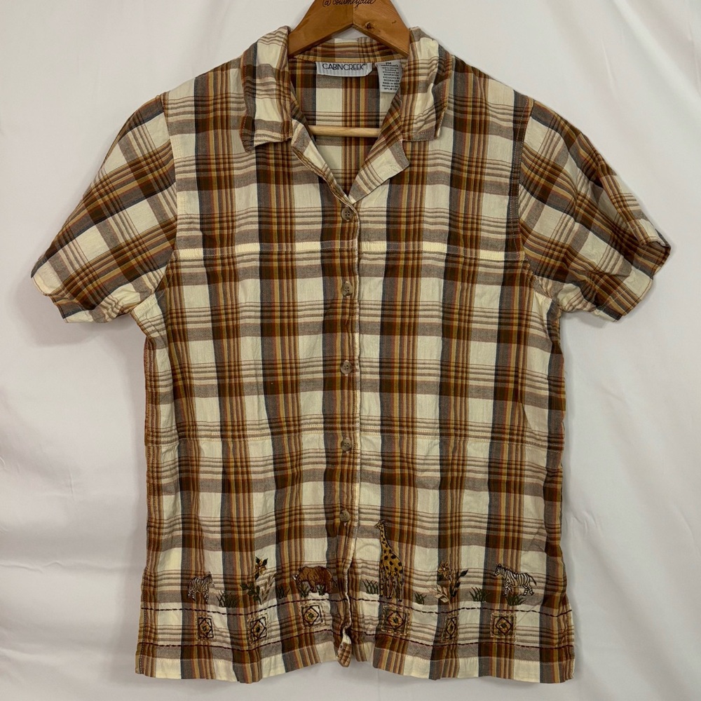 Cabin Creek Cream & Brown Plaid Safari Animal Decoration Button Up Shirt - MP